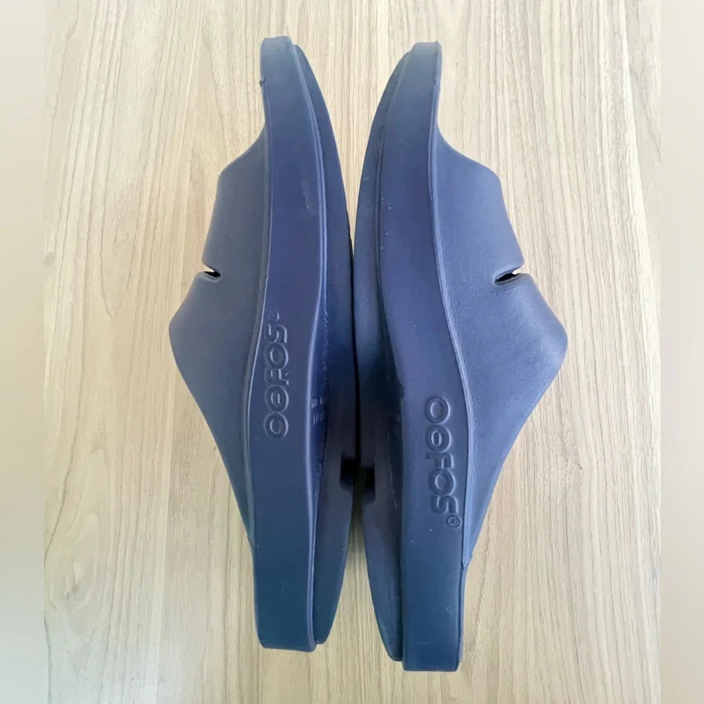 OOFOS Men's Blue Sandals